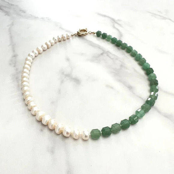 Pearl and Green Aventurine Gemstone Necklace Gold Filled Clasp - Picture 7 of 8